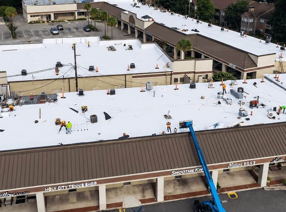 Why Commercial Flat Roofing Requires Specialized Expertise
