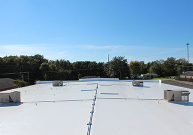 industrial-pvc-roofing-system-99 PVC roofing system installed on an industrial building